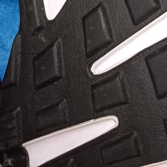 Nike Air Huarache - Picture 4 of 4